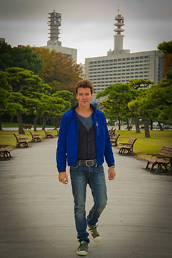 Rodrigo Faro Toquio Novembro 2011 / Revista Caras
