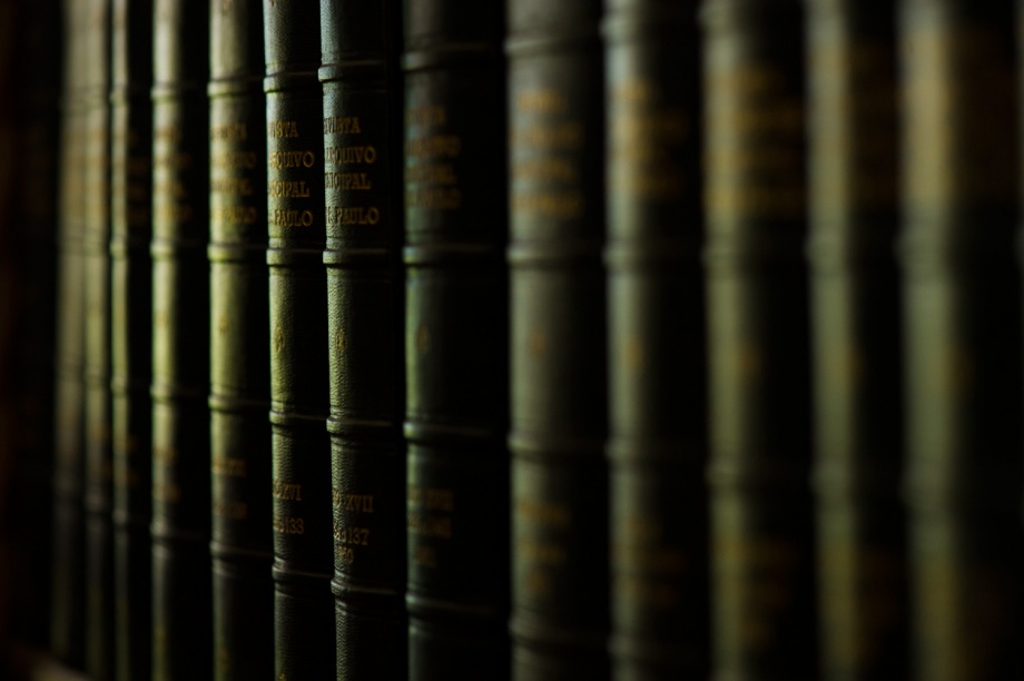 Biblioteca Sao Bento / Revista Bons Fluidos