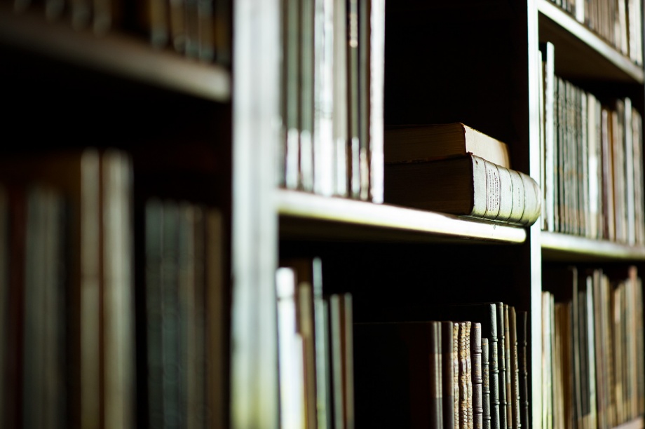 Biblioteca Sao Bento / Revista Bons Fluidos