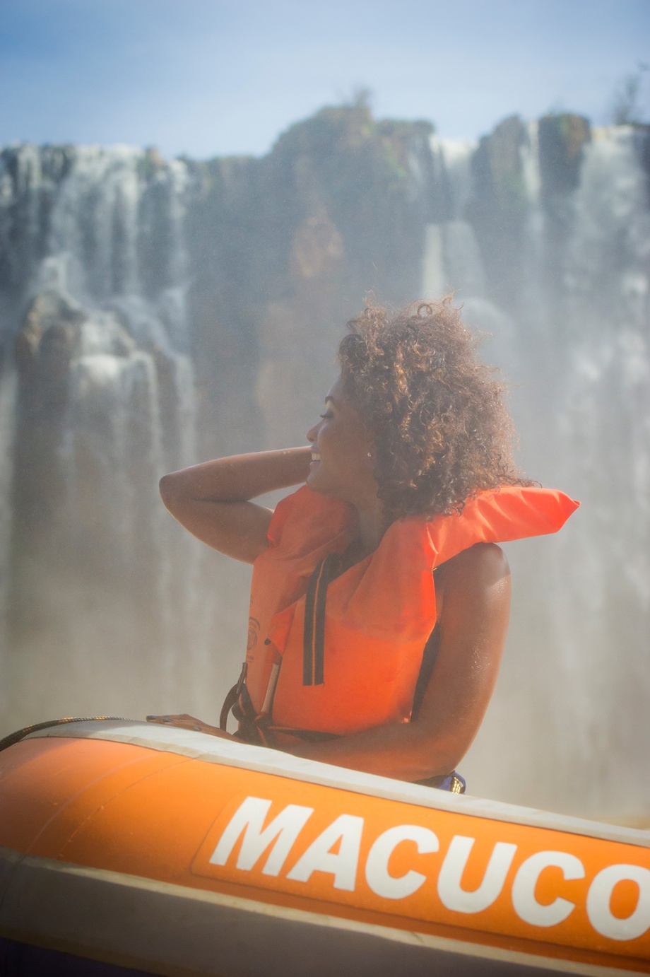 Erica Januza Iguaçu Agosto 2014 / Revista Caras
