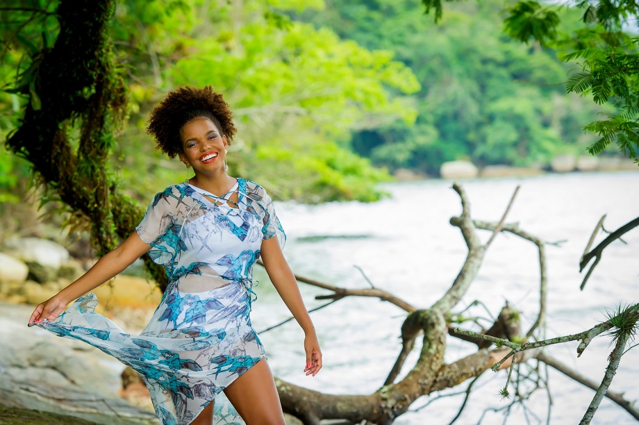 Jeniffer Nascimento para Caras Angra dos Reis 2016