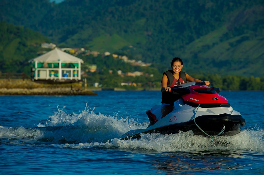 Poliana Aleixo para Caras Angra dos Reis Fevereiro de 2012